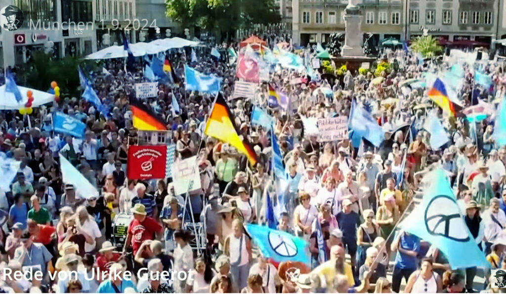 Friedensfestival in München am 1. September 2024 auf dem Marienplatz